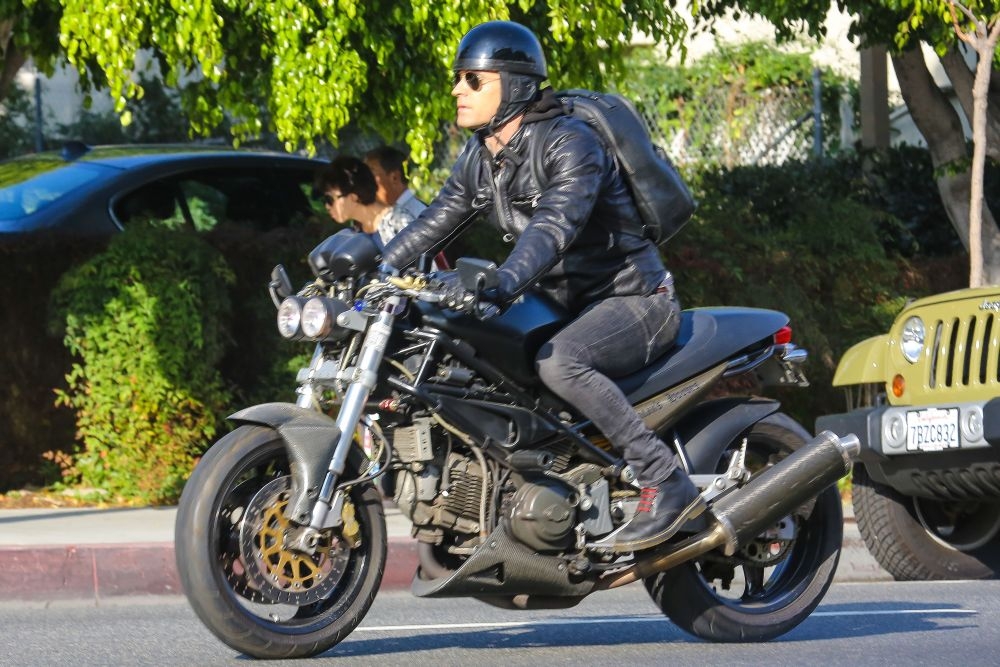Justin Theroux: Ο αρραβωνιαστικός της Jennifer Aniston είναι easy rider! Justin Theroux: Ο αρραβωνιαστικός της Jennifer Aniston είναι easy rider!
