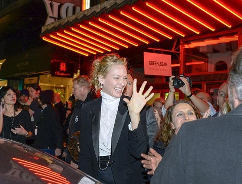 Suit Up! Η Uma Thurman είναι εντυπωσιακή και με... κουστούμι! Suit Up! Η Uma Thurman είναι εντυπωσιακή και με... κουστούμι!