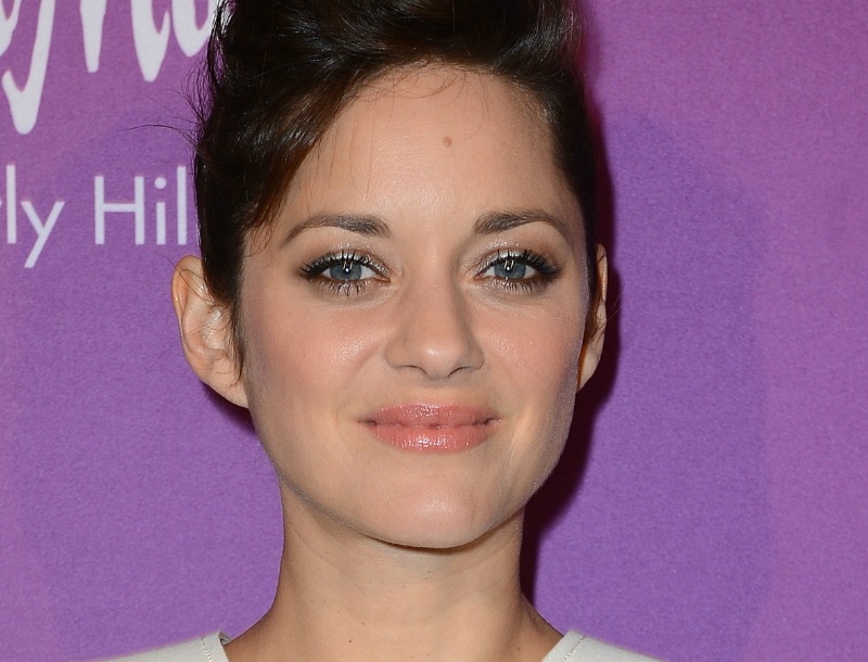 Το lipgloss της Marion Cotillard που λατρέψαμε Το lipgloss της Marion Cotillard που λατρέψαμε
