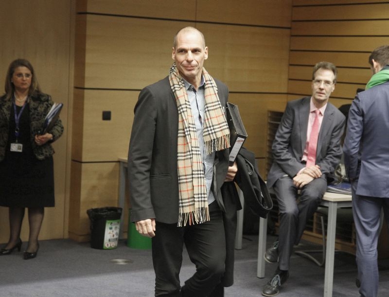 Γιάνης Βαρουφάκης: Κατάστημα χρησιμοποιεί την φωτογραφία του για να πουλήσει κασκόλ! Γιάνης Βαρουφάκης: Κατάστημα χρησιμοποιεί την φωτογραφία του για να πουλήσει κασκόλ!