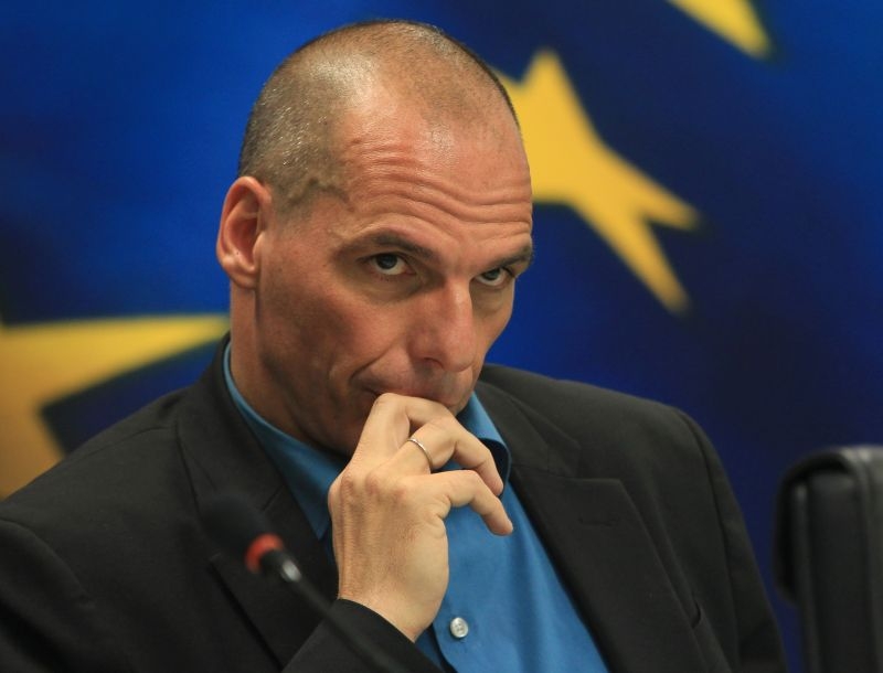Γιάνης Βαρουφάκης για την επίθεση στα Εξάρχεια: Η Δανάη με προστάτευσε από τους αντιεξουσιαστές Γιάνης Βαρουφάκης για την επίθεση στα Εξάρχεια: Η Δανάη με προστάτευσε από τους αντιεξουσιαστές