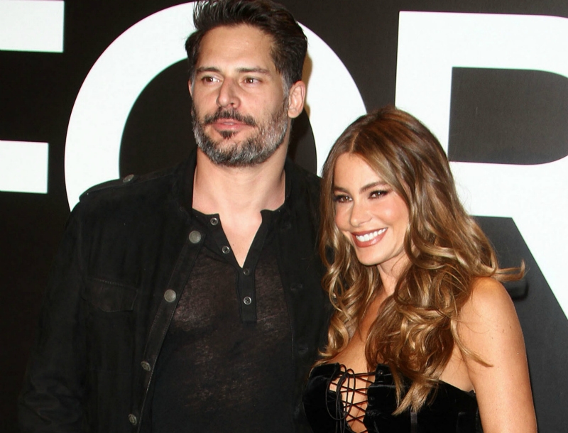 Sofia Vergara: Πιο sexy από ποτέ στην αγκαλιά του αρραβωνιαστικού της Sofia Vergara: Πιο sexy από ποτέ στην αγκαλιά του αρραβωνιαστικού της