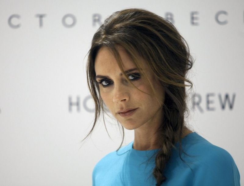 Victoria Beckham: Παρουσίασε τη νέα της collection με λιπόθυμo μοντέλo!