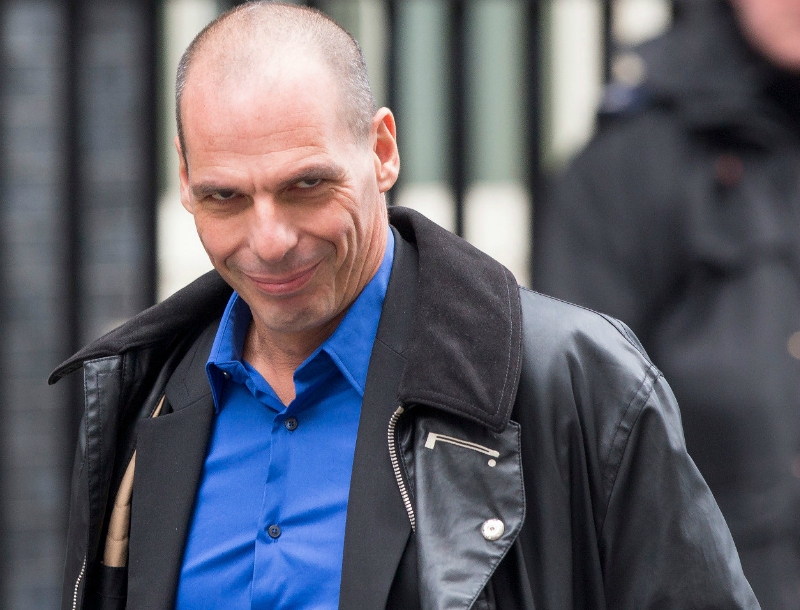 Ο Γιάνης Βαρουφάκης έγινε λαμπάδα Ο Γιάνης Βαρουφάκης έγινε λαμπάδα