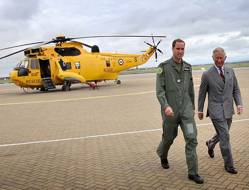 Prince William: Γίνεται πιλότος σε ελικόπτερο-ασθενοφόρο Prince William: Γίνεται πιλότος σε ελικόπτερο-ασθενοφόρο