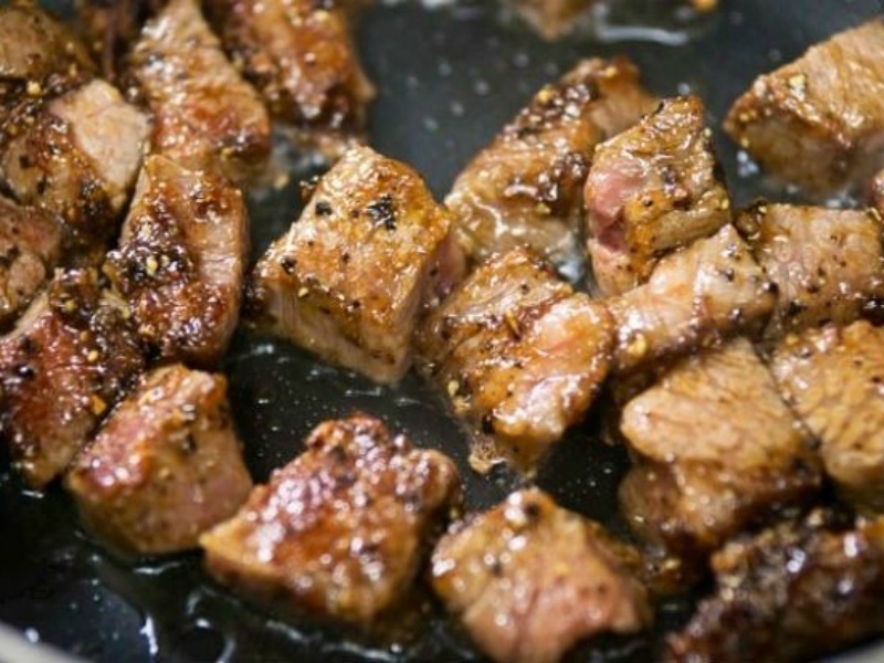 Join Us συνταγή: Xοιρινή τηγανιά με BBQ sauce Join Us συνταγή: Xοιρινή τηγανιά με BBQ sauce