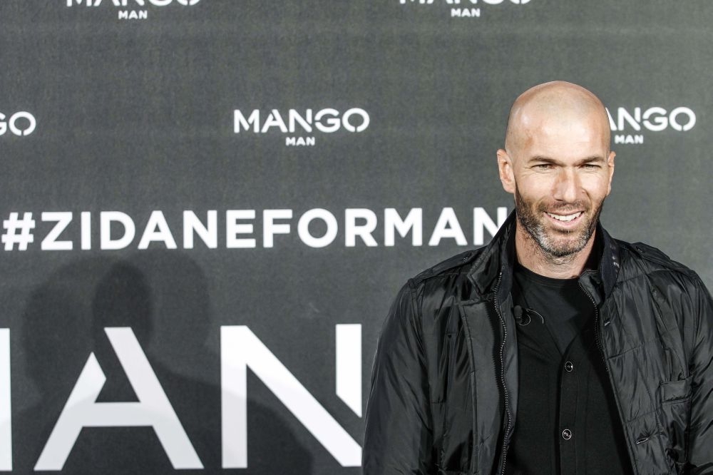 Ο γοητευτικός Zinedine Zidane στην παρουσίαση της Mango Ο γοητευτικός Zinedine Zidane στην παρουσίαση της Mango